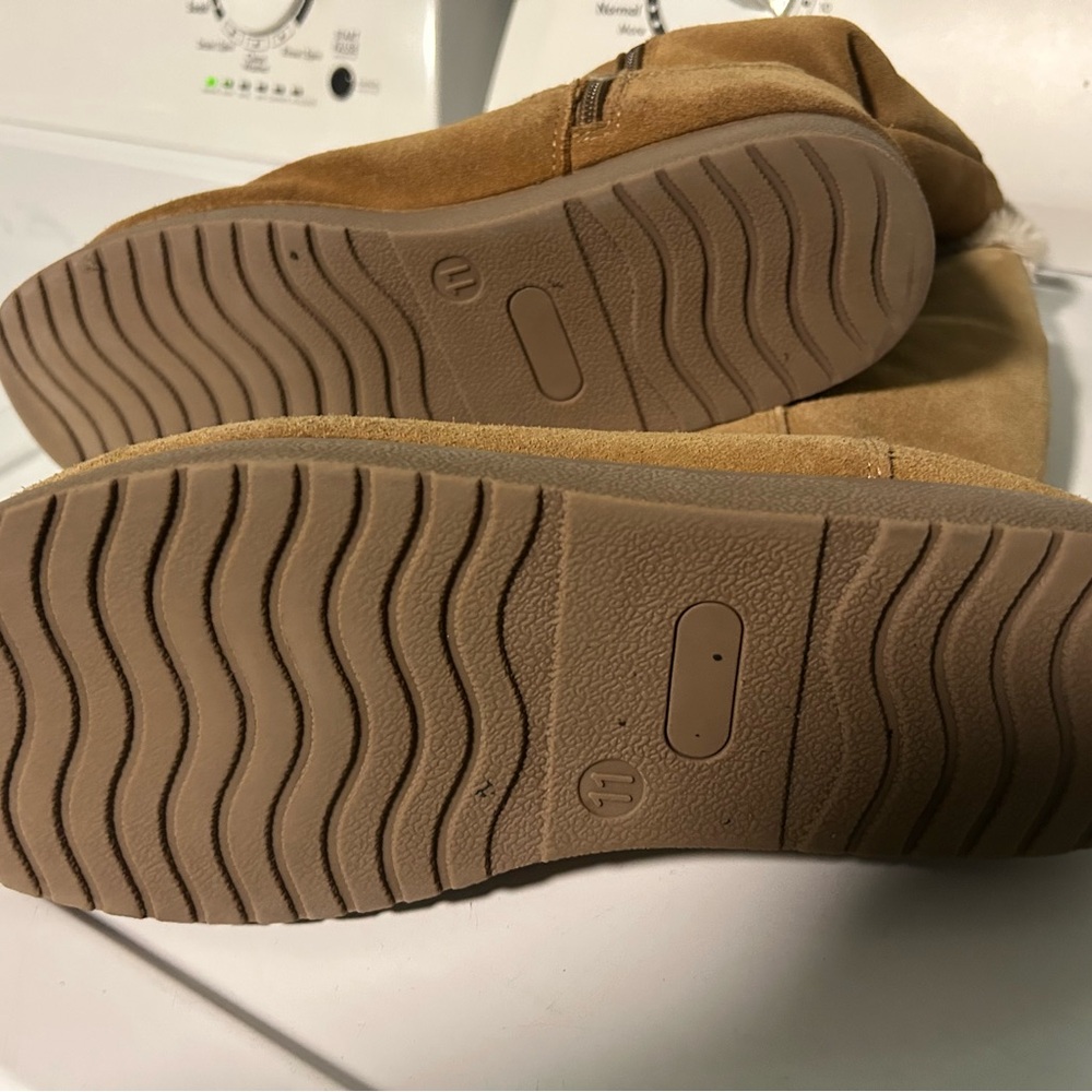 Target Tan Winter & Rain Boots - Picture 2 of 2